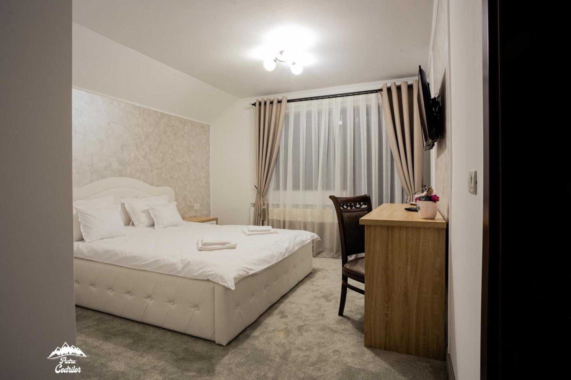 Piatra Codrilor Hotel Dorna Arini Bagian luar foto